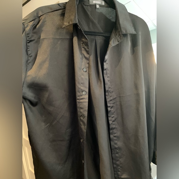 Satin shirt Miss Guided size US 4 oversized look - Picture 2 of 3